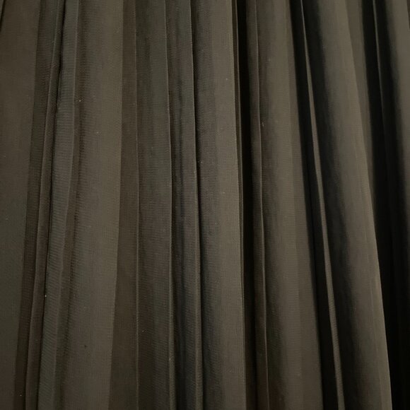 Oak + Fort Black Pleated Skirt - Picture 4 of 5